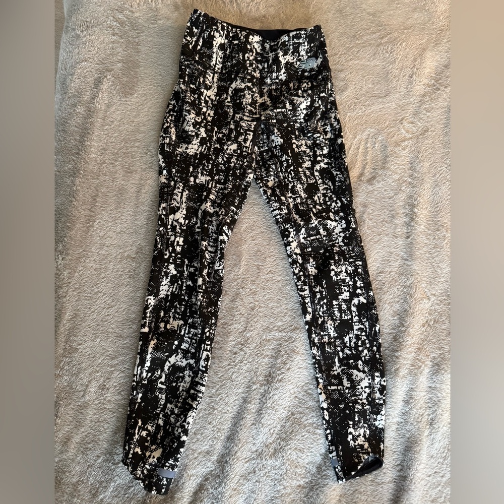 XS New Balance Black and White Running Tights